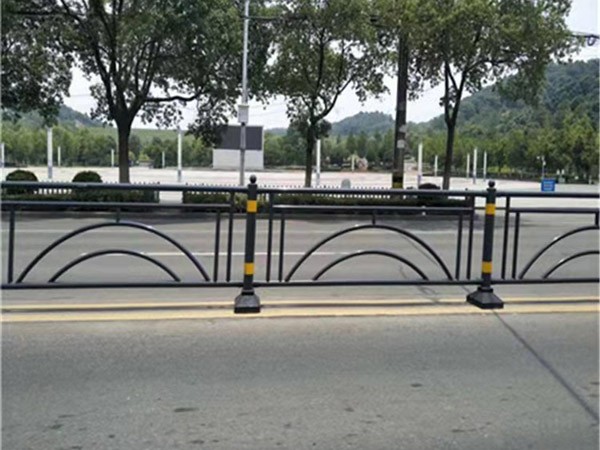 道路栏网